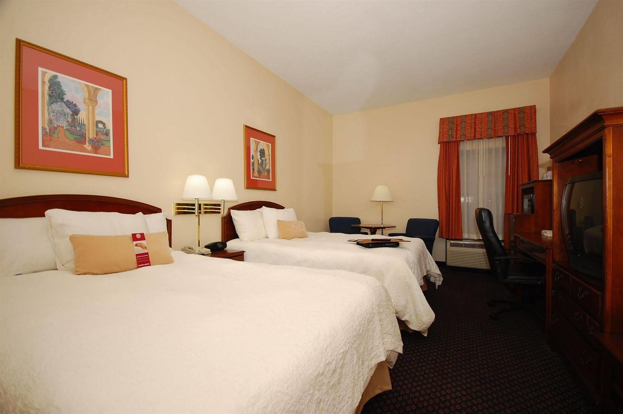 Hampton Inn Petersburg-Fort Gregg Adams Exterior foto